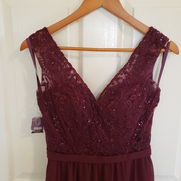Burgundy Chiffon Beaded Slit Leg V-Neck Gown Dress - Picture 6 of 16